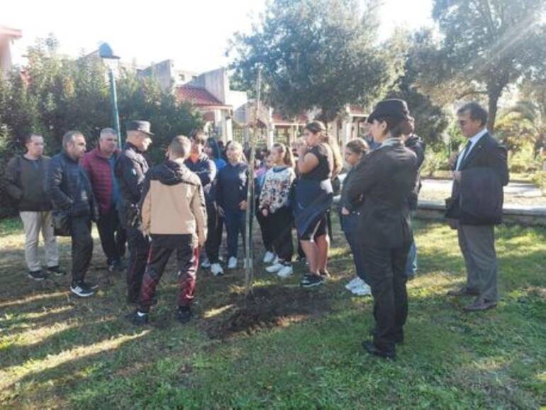 Giornata degli Alberi a Napoli: festa con i ragazzi di Ponticelli