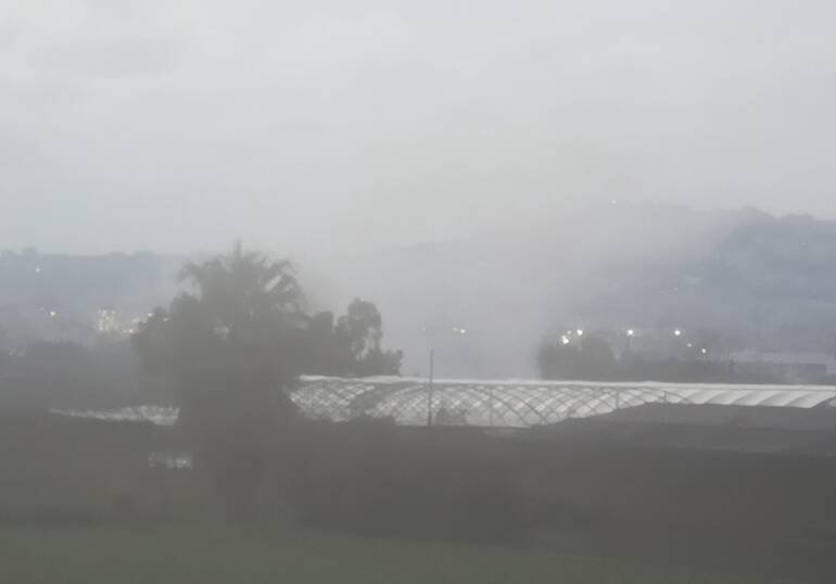 Ancora un incendio nel campo rom di Barra