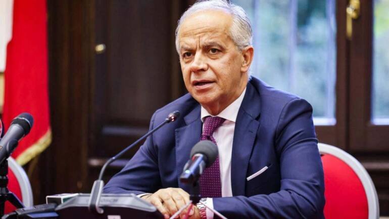 Il ministro Piantedosi: “Napoli è cambiata, la città va difesa”