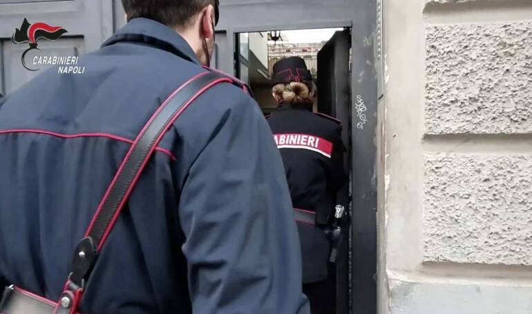 trecase tenta di fare esplodere il palazzo