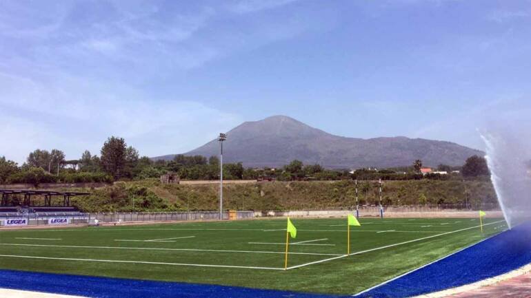 Boscotrecase, è tornato il calcio ma non c’è uno stadio. Il duro comunicato della Rinascita: “Noi vogliamo il Comunale”