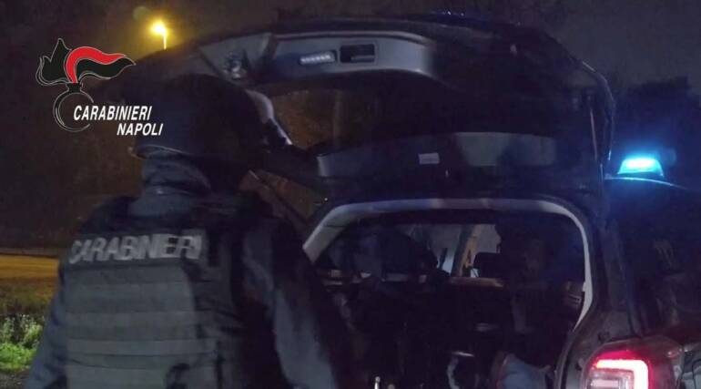 Spaccio di droga nel ‘Bronx’ a Caivano, due giovani pusher in manette