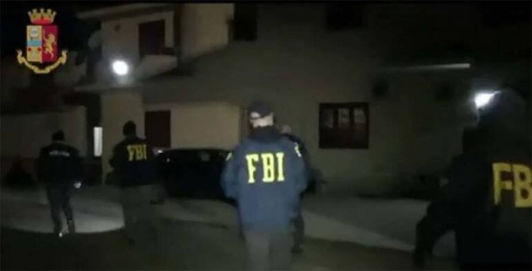 Le mani della ‘ndrangheta su New York: 18 arresti