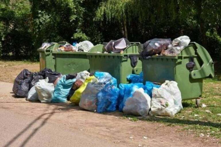 Arzano, interruzione di pubblico servizio in concorso: 44 avvisi di garanzia nel cantiere dell’igiene urbana.