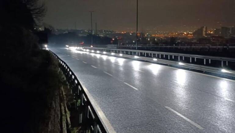 Napoli, prime installazioni illuminazione 2.0 sul viadotto Capodichino