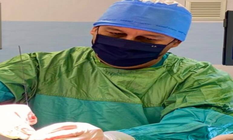 Policlinico Vanvitelli, l’intelligenza artificiale ha aiutato i chirurghi ad operare la schiena di Angela