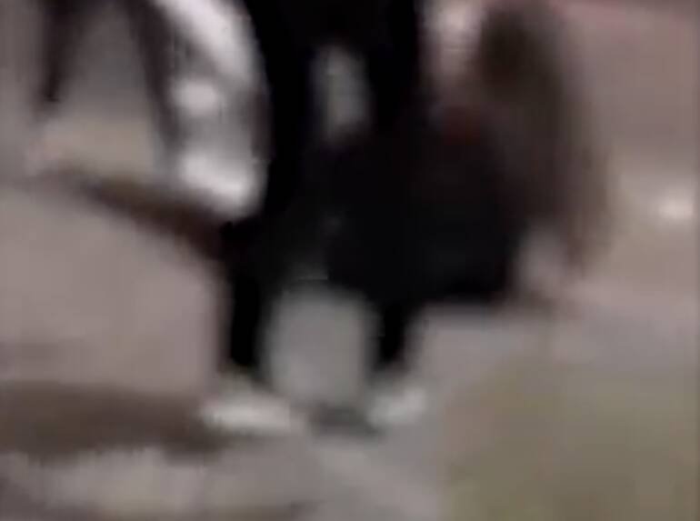 Secondigliano choc: ragazzina disabile picchiata dal branco per un like.Il video