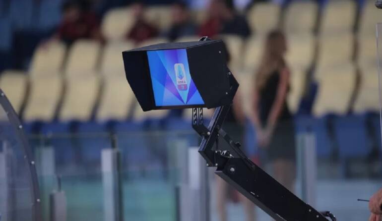 L’ex arbitro Gavillucci: “Var a chiamata? I tempi sono maturi, è necessario”