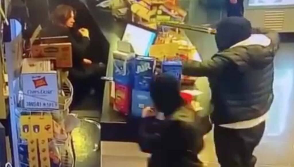Banditi scatenati tra Napoli e Caserta: 4 rapine. VIDEO