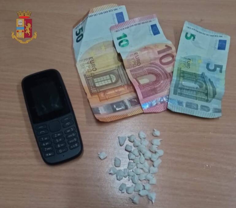 Napoli, spaccio nel basso al rione Sanità: arrestato