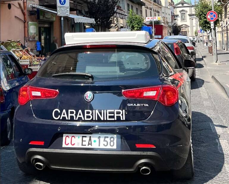 giugliano denunciato titolare bar
