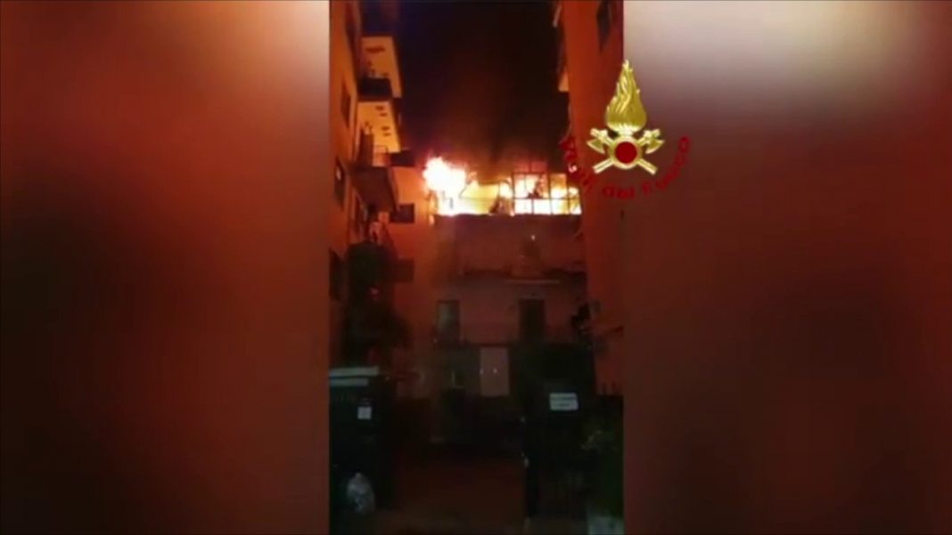 Incendio in casa abbandonata a Casoria: clochard morto
