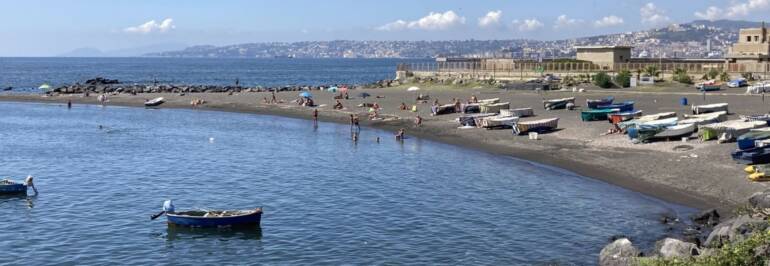 Napoli, 70 barche rimosse dall’arenile San Giovanni a Teduccio