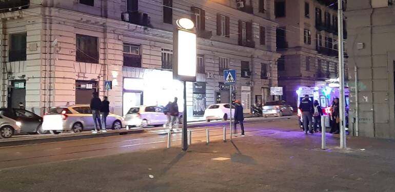 Napoli, sparatoria a Corso Garibaldi: ferito un 26enne senegalese