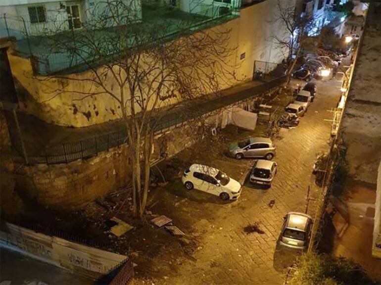 A Napoli le baby-gang si preparano al cippo. Fuocarazzi di prova in via Andrea d’Isernia