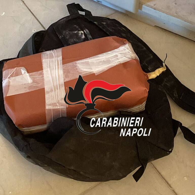 Napoli, in casa bomba ad alto potenziale: arrestato