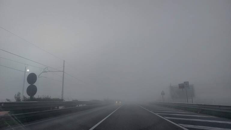 Nebbia tra la notte di Capodanno e al mattino: scenario insolito per Napoli e provincia