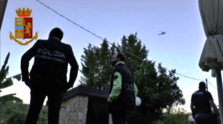 Camorra, estorsioni nel Casertano, condannati il boss Michele Aria e i suoi figli