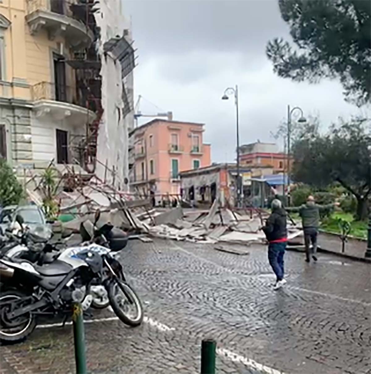 sicurezza via aniello falcone