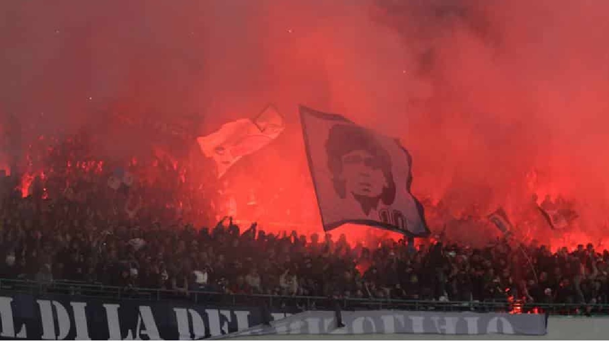 Denunce e sanzioni allo stadio Maradona durante Napoli Roma