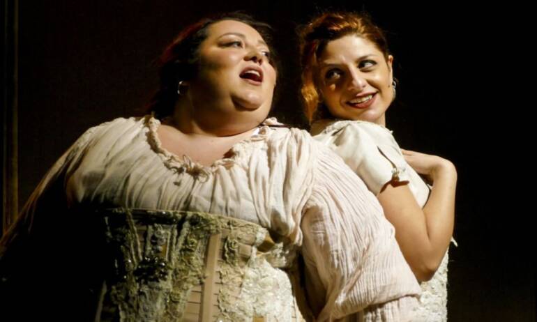 Al Teatro Nuovo Napoli, le Ebbanesis in ‘Così fan tutte’, rielaborazione musicale liberamente tratta dall’opera  di Mozart