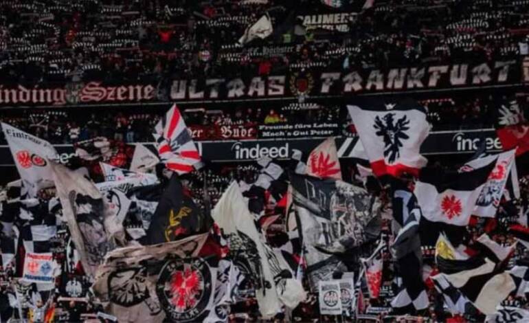tifosi eintracht napoli