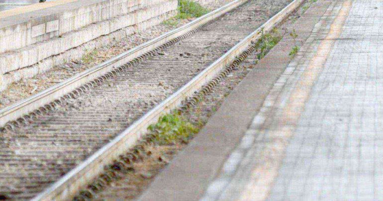 Lavori sulla linea Napoli-Cancello: treni fermi per potenziamento infrastrutturale