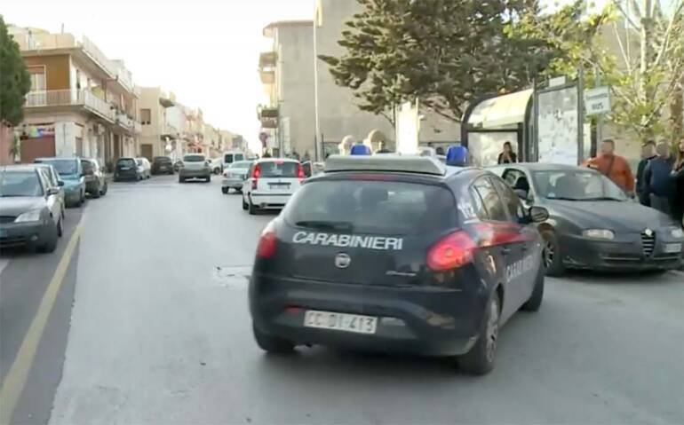 A Catania uccise due donne a colpi di pistola: l’assassino si suicida davanti ai carabinieri