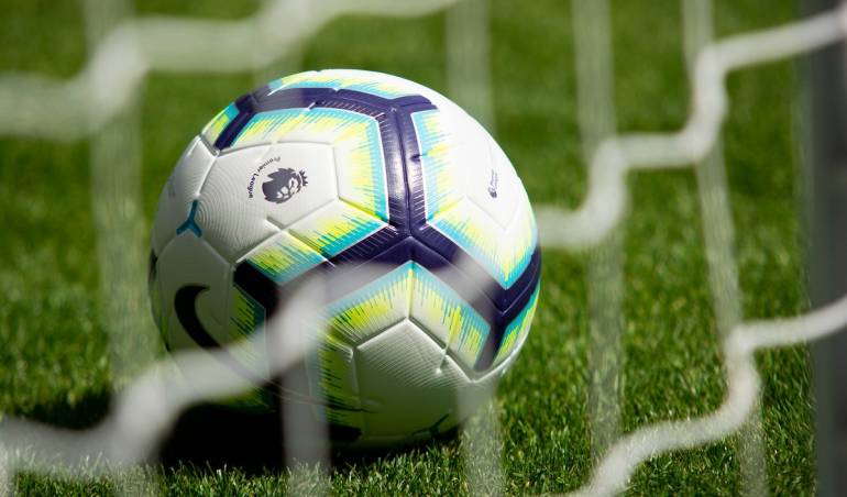 Premier League choc: due calciatori 19enni arrestati per violenza sessuale
