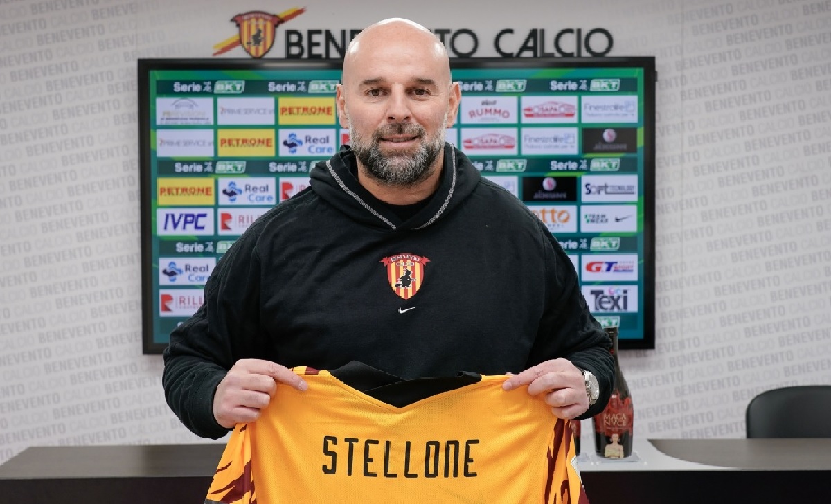 Stellone è il nuovo allenatore del Benevento: sostituisce Cannavaro