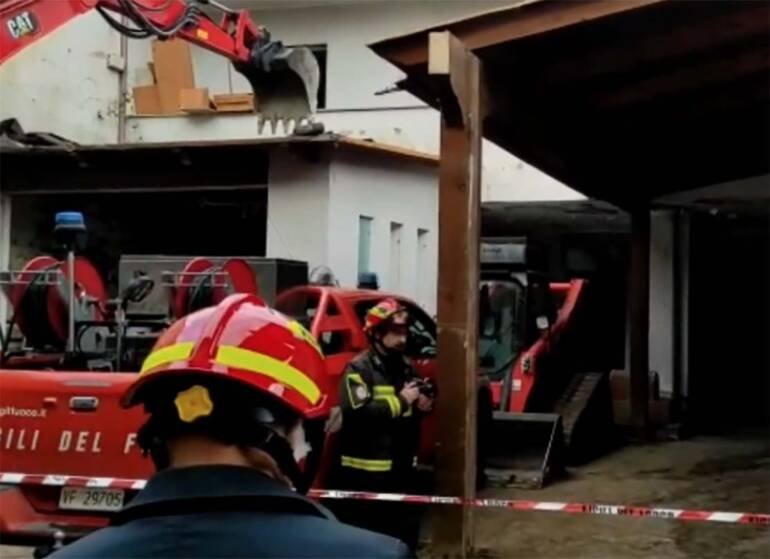 Camorra, parte demolizione villa bunker Zagaria latitante