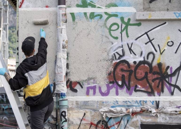 writer travolto treno