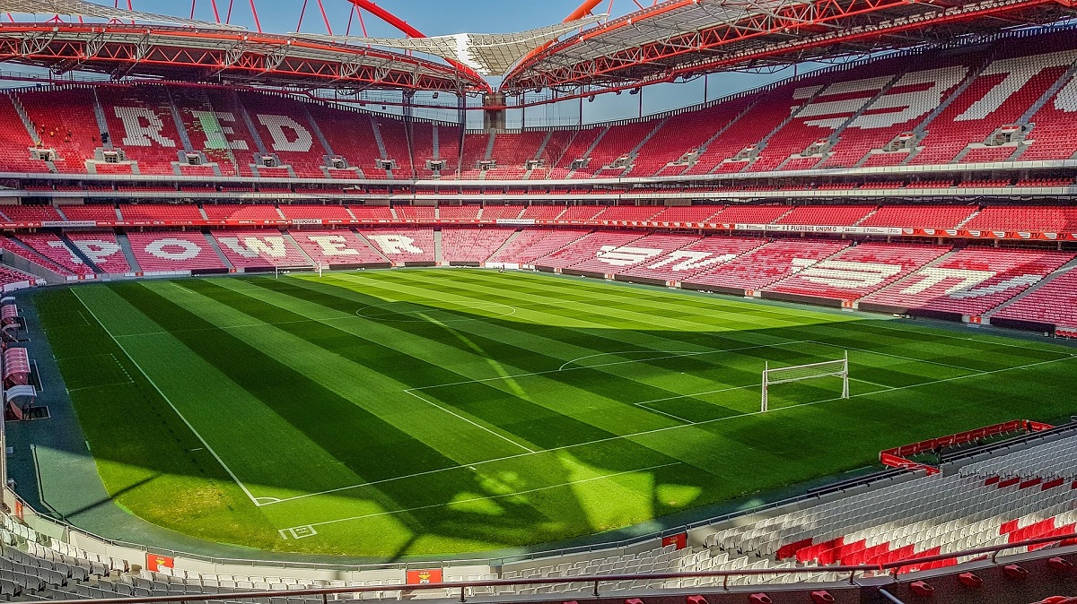 Maxi operazione in Portogallo: perquisite sedi di Benfica, Sporting e Porto