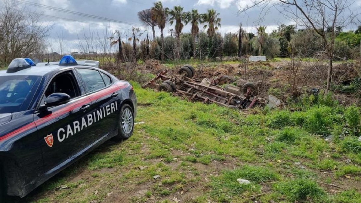 Nuovi controlli in campo rom a Giugliano, sequestrate auto e motori rubati