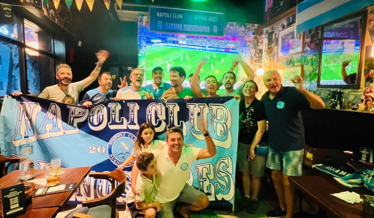 Il Napoli Club di Buenos Aires: “Festa Scudetto? Bandiere, striscioni e pullman scoperto. Sarà come una vittoria dell’Argentina”