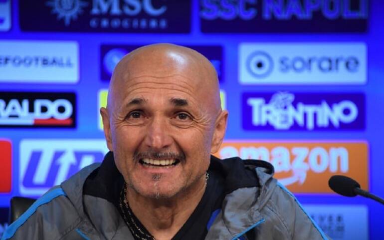 Spalletti cuore d’oro: dona maglia autografata da Maradona ad un tifoso disabile