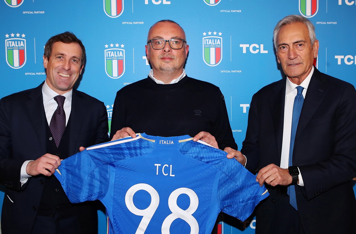 TCL diventa “official partner” delle Nazionali italiane di calcio