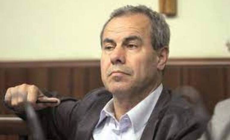 Torre del Greco, candidato sindaco a processo: FdI gli nega sostegno