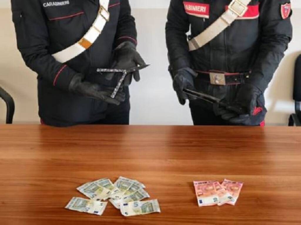 Aversa, rapina bar con volto coperto da mascherina chirurgica: arrestato 21enne