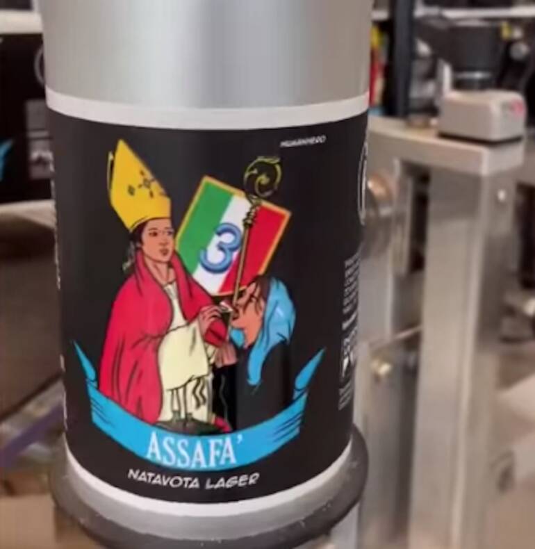Arriva la birra ‘Assafà’, genialità di una Napoli in festa