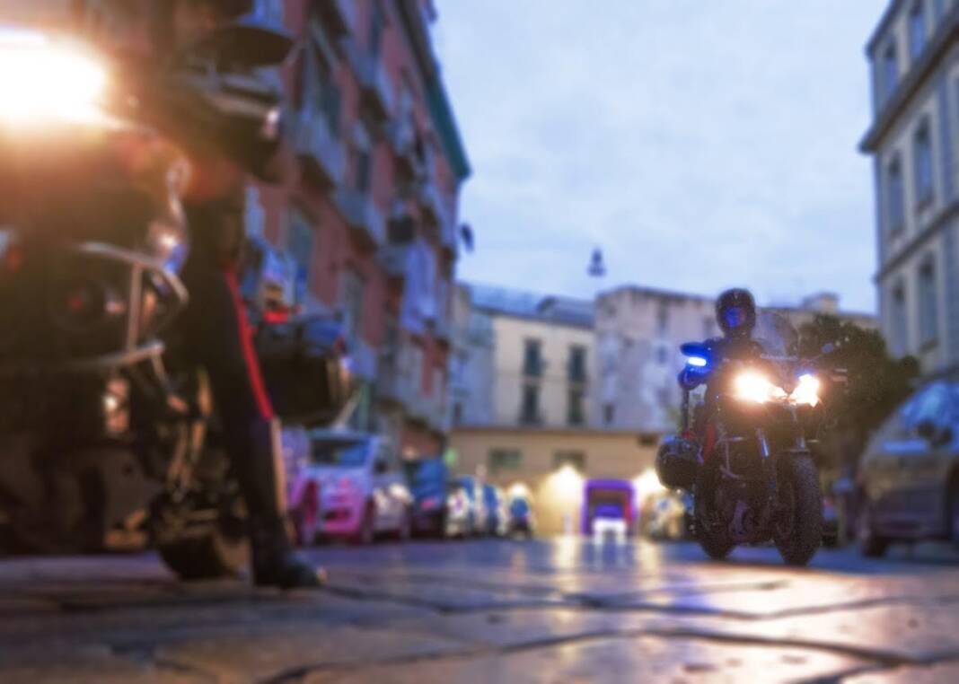 Napoli, Scappa Alla Vista Dei Carabinieri E Investe Un Uomo: Arrestato