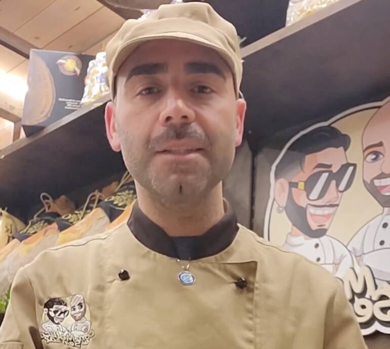 Donato De Caprio torna sui social e dedica un panino alla mamma uccisa