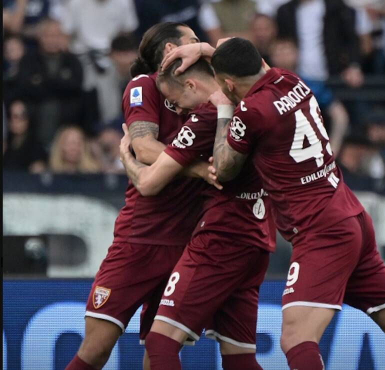 Il Torino batte la Lazio e fa una cortesia al Napoli