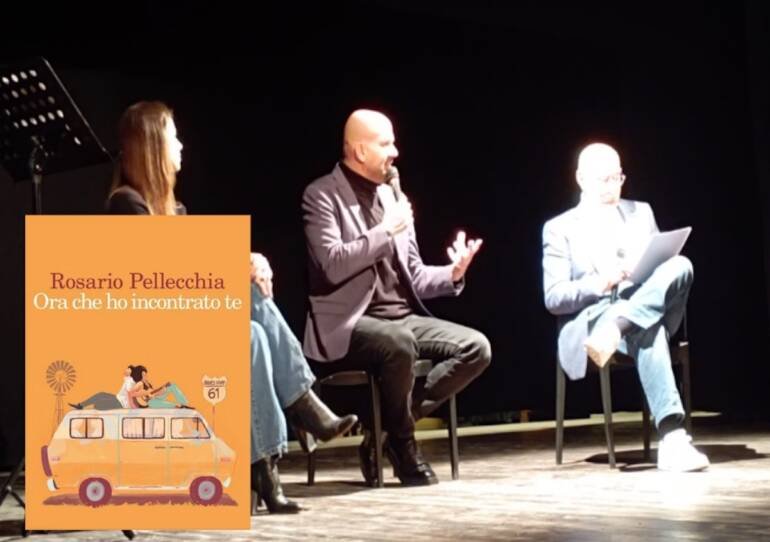 Lo scrittore stabiese Rosario Pellecchia al Teatro Karol, ha presentato il suo ultimo libro “Ora che ho incontrato te “