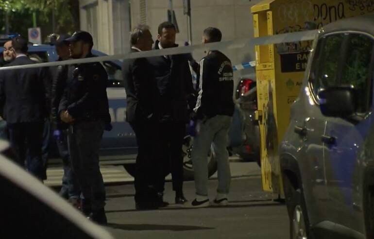 Neonata trovata morta in un cassonetto di vestiti usati