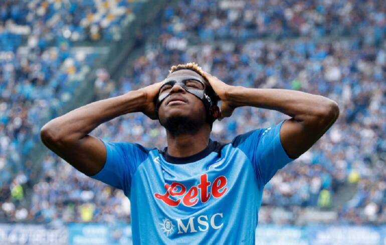 Quote mercato, per Osimhen non si esclude l’addio al Napoli. Beto il sostituto?