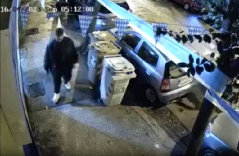 Furto in una pizzeria del Vomero, i proprietari: “Napoli città invivibile”