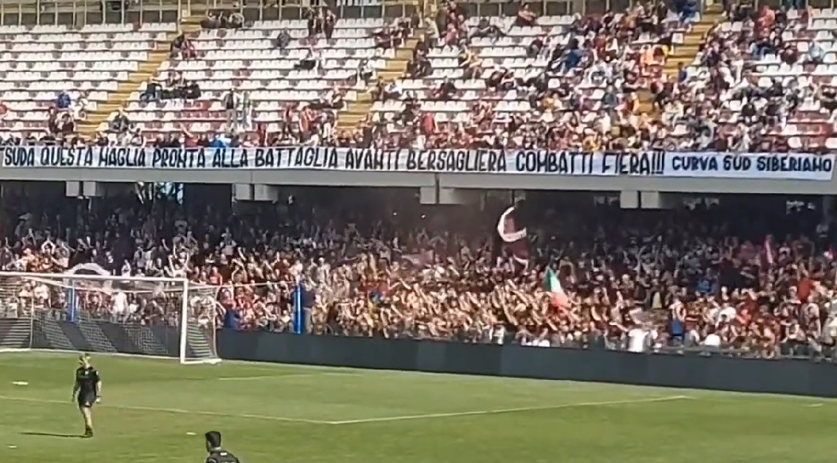 Clima derby in casa Salernitana, 1000 tifosi all’allenamento a porte aperte all’Arechi. VIDEO