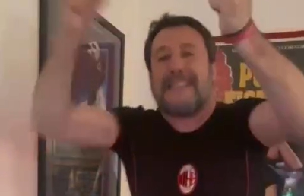 Salvini show sui social, festeggia il Milan in semifinale di Champions sul tapis roulant. VIDEO