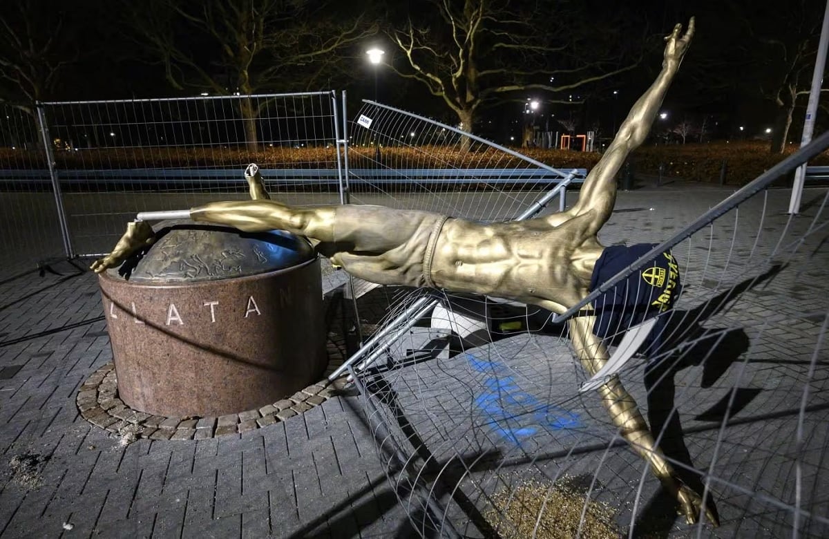 statua ibrahimovic vandali